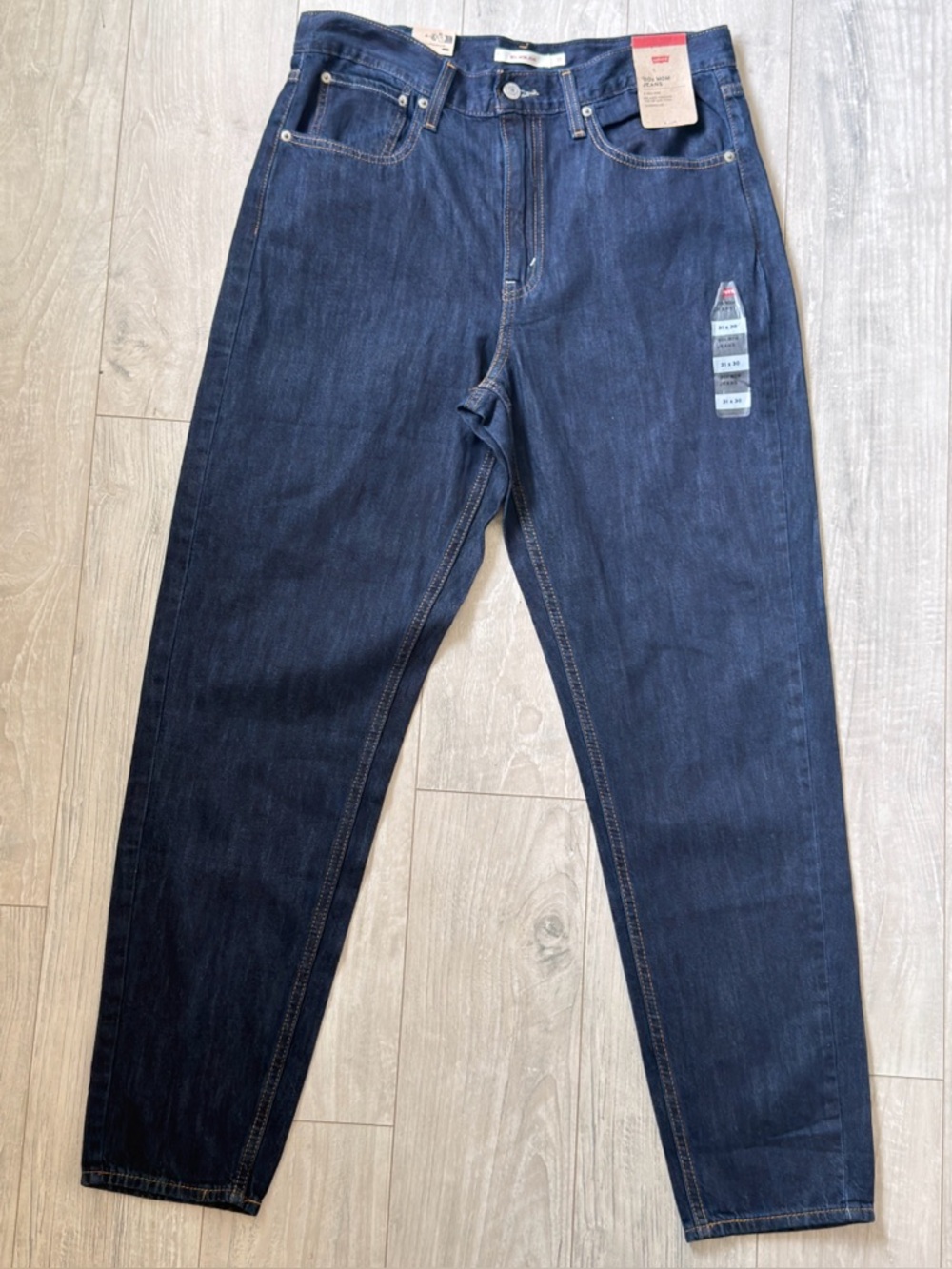 NWT Levi's 80s Mom Blue Jeans in size 31x30
